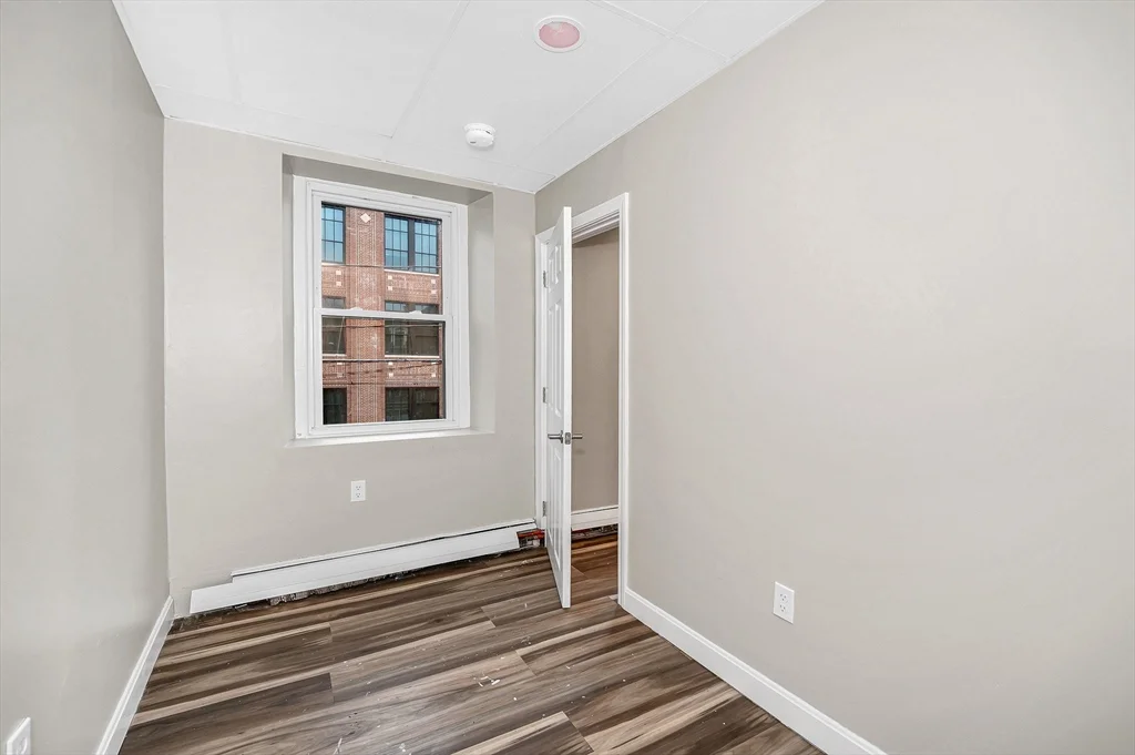 1 bed, 1 bath apartment for rent at 114 Appleton St Unit 2, Lowell — photo 11 of 13