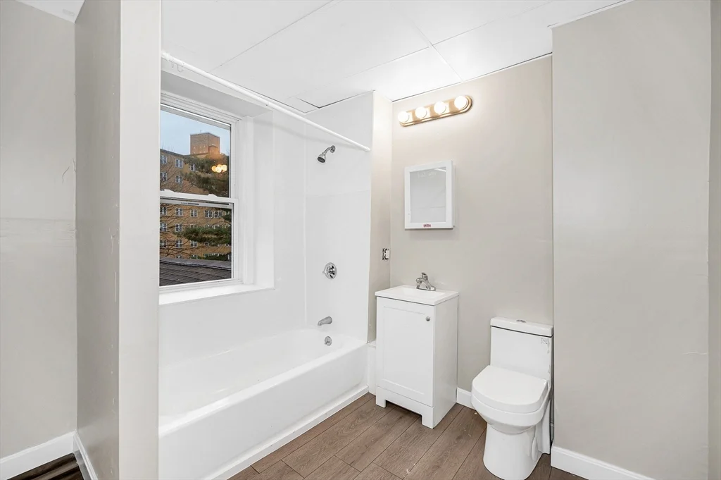 1 bed, 1 bath apartment for rent at 114 Appleton St Unit 2, Lowell — photo 6 of 13