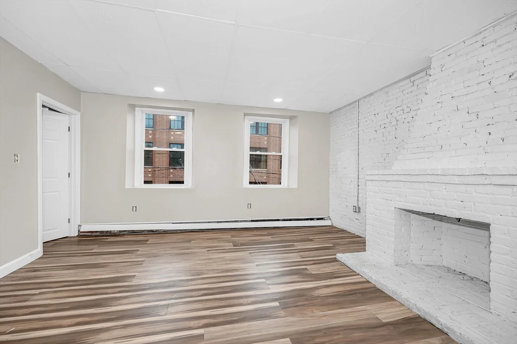 1 bed, 1 bath apartment for rent at 114 Appleton St Unit 2, Lowell — photo 8 of 13