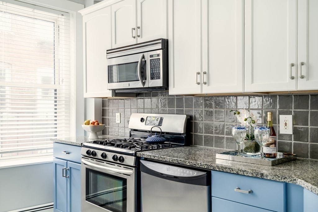 2 bed, 1 bath apartment for rent at 114 Brook St Unit 2, Central Village — photo 6 of 15