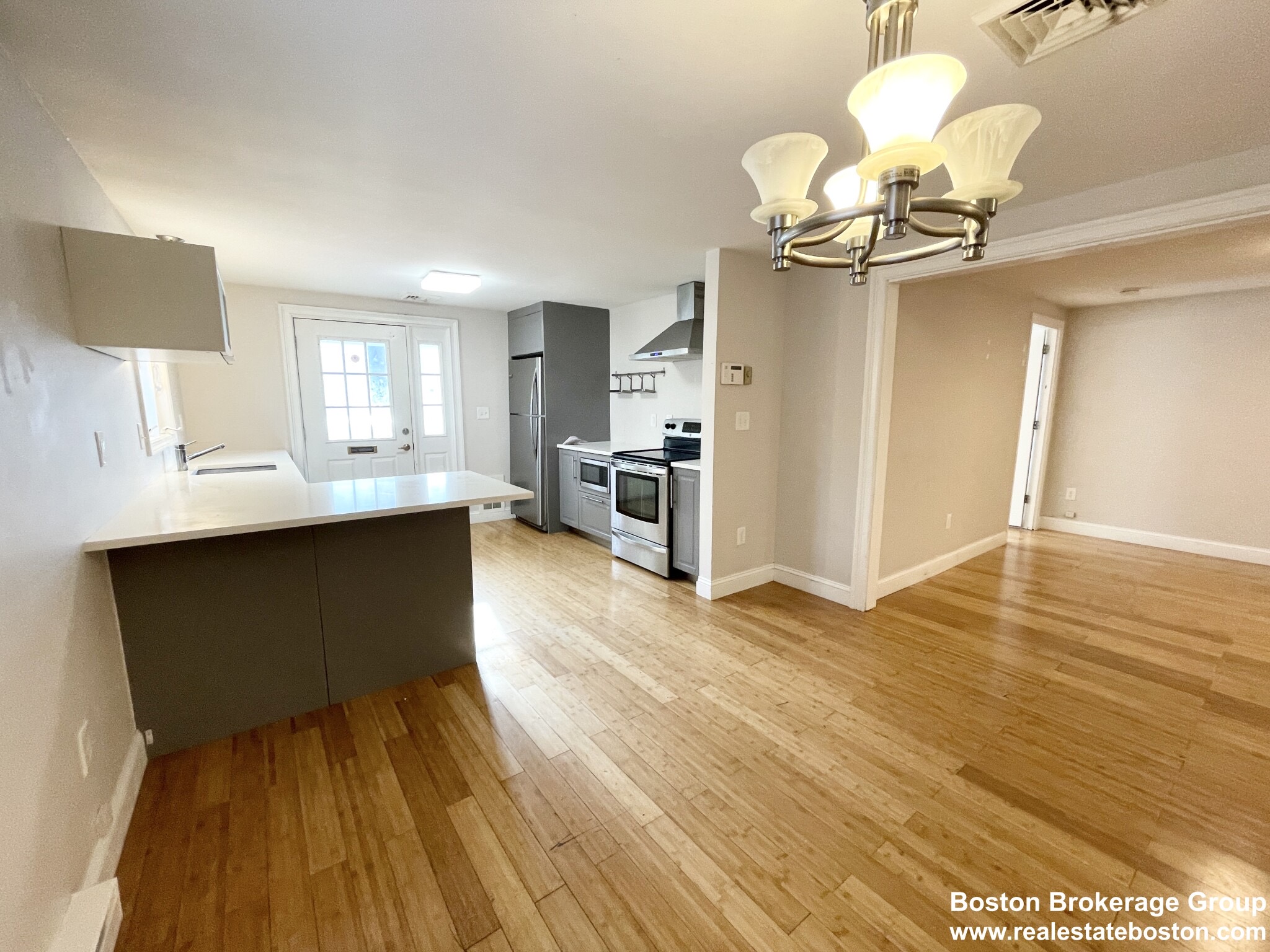 7 bed, 2 bath apartment for rent at 114 Buttonwood St Unit 1, Dorchester