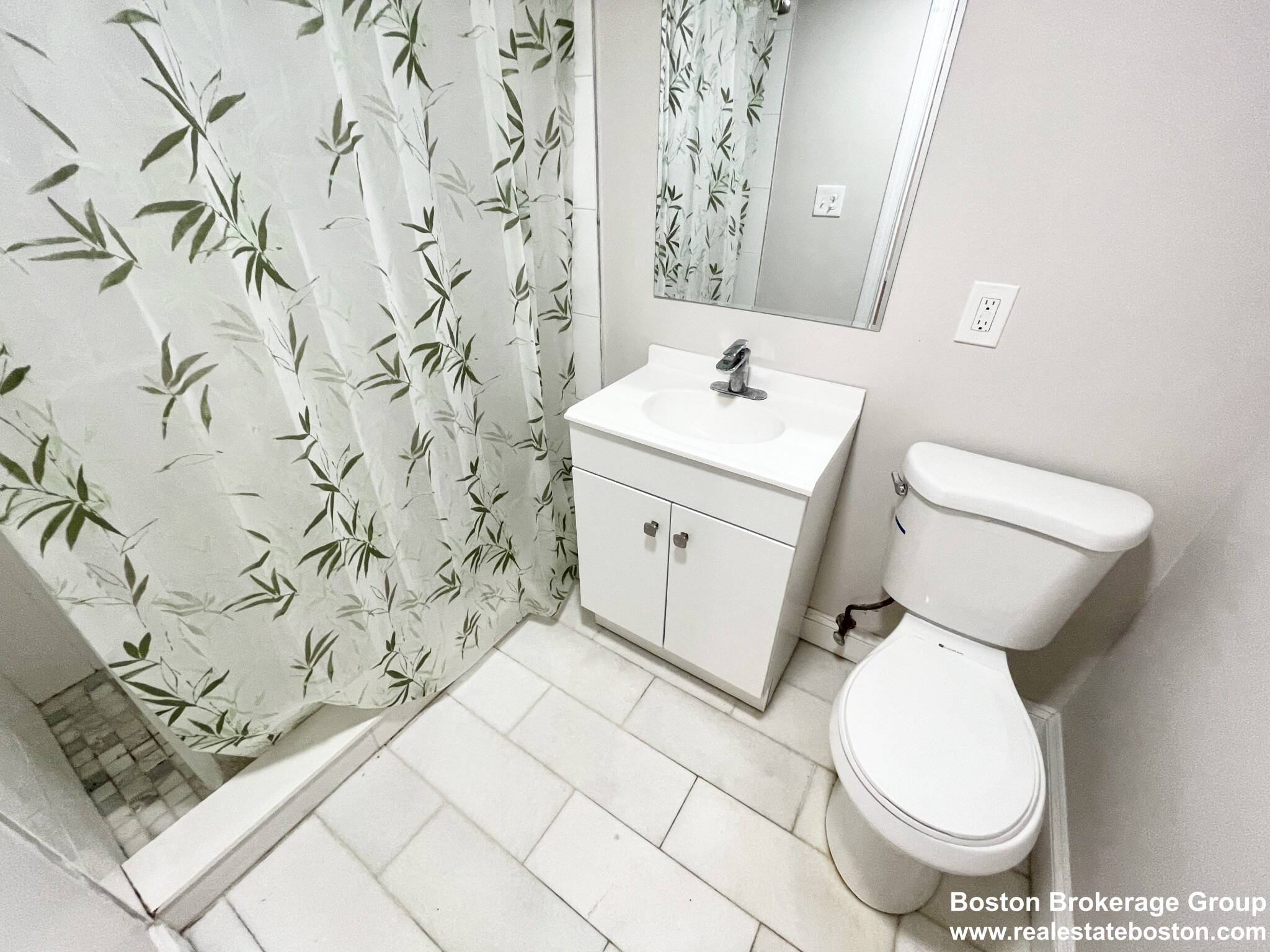 7 bed, 2 bath apartment for rent at 114 Buttonwood St Unit 1, Dorchester — photo 6 of 7