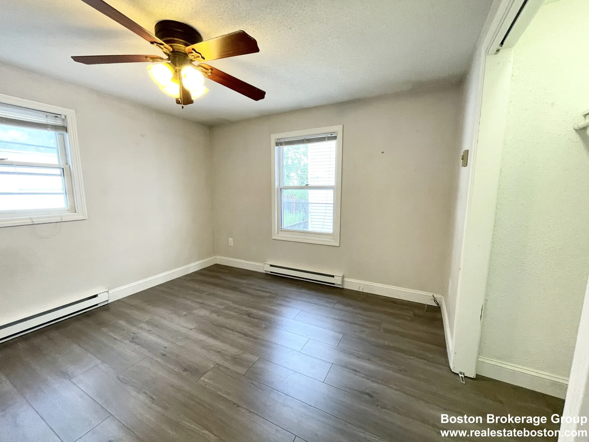 7 bed, 2 bath apartment for rent at 114 Buttonwood St Unit Room3, Dorchester — photo 6 of 11