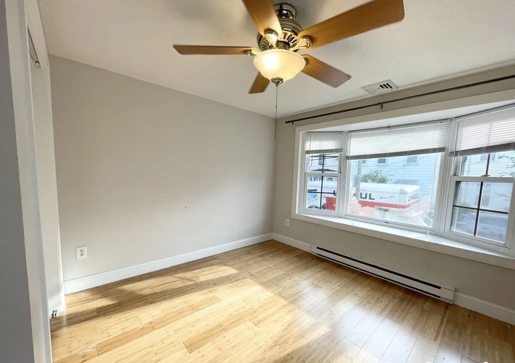 6 bed, 2 bath apartment for rent at 114 Buttonwood Unit street, Dorchester — photo 5 of 15