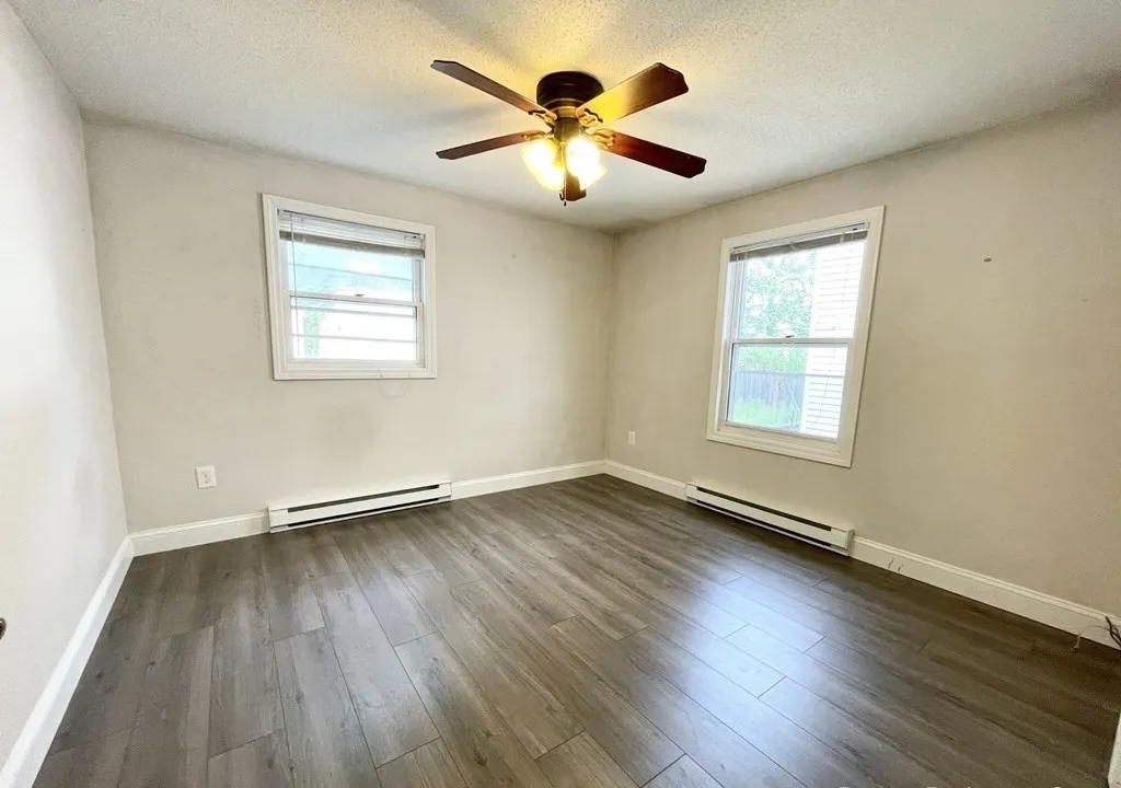 6 bed, 2 bath apartment for rent at 114 Buttonwood Unit street, Dorchester — photo 11 of 15