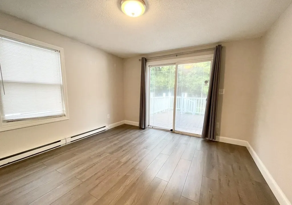 6 bed, 2 bath apartment for rent at 114 Buttonwood Unit street, Dorchester — photo 9 of 15