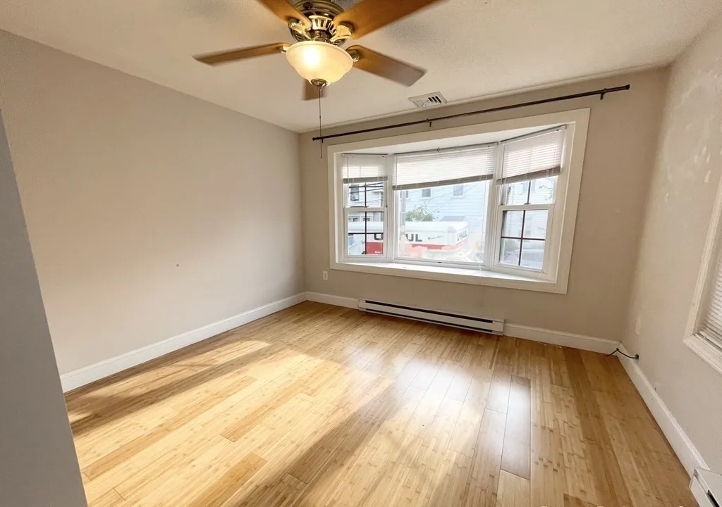 6 bed, 2 bath apartment for rent at 114 Buttonwood Unit street, Dorchester — photo 4 of 15