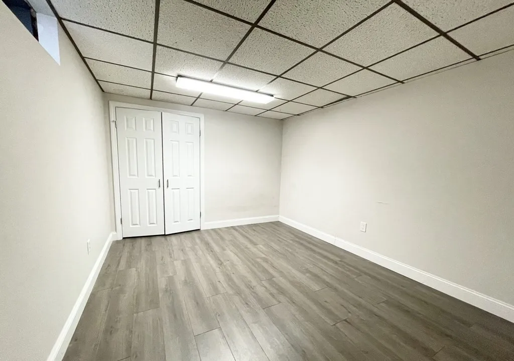6 bed, 2 bath apartment for rent at 114 Buttonwood Unit street, Dorchester — photo 8 of 15