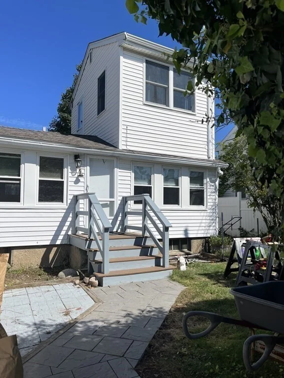 1 bed, 1 bath apartment for rent at 114 Charles St Unit A, Quincy