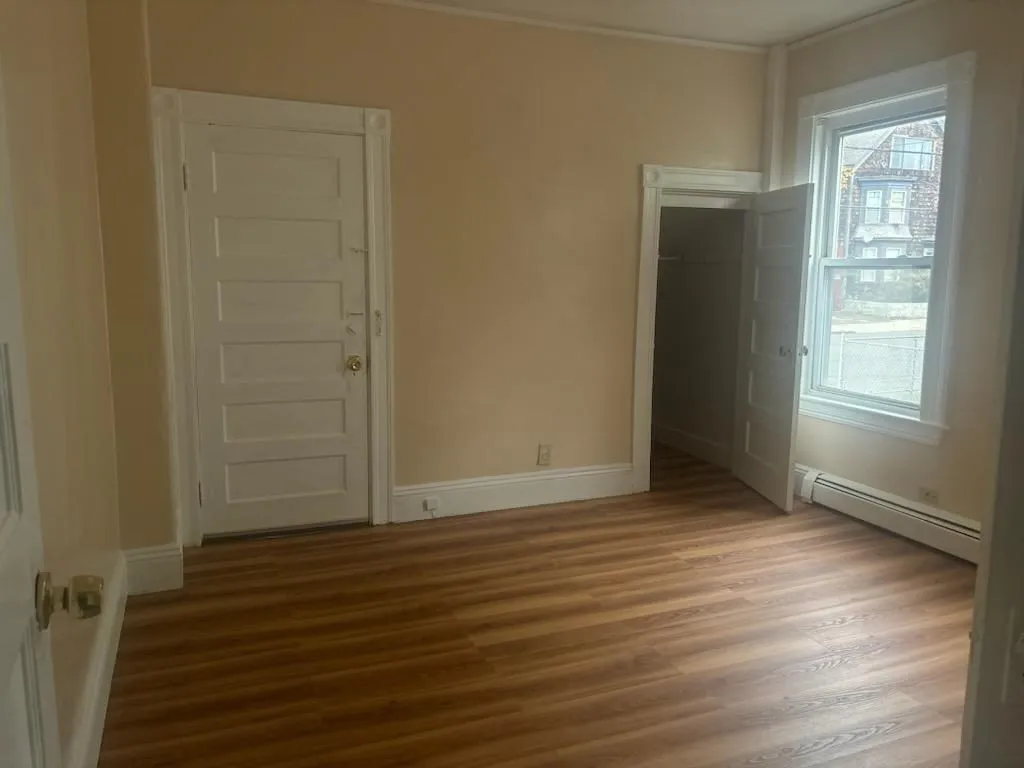 3 bed, 1 bath apartment for rent at 114 Essex St Unit 1, Lynn — photo 5 of 10