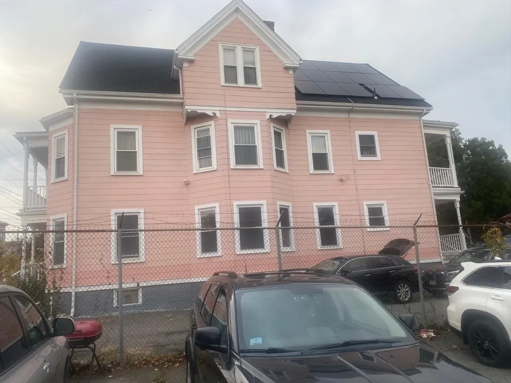 3 bed, 1 bath apartment for rent at 114 Essex St Unit 1, Lynn — photo 1 of 10