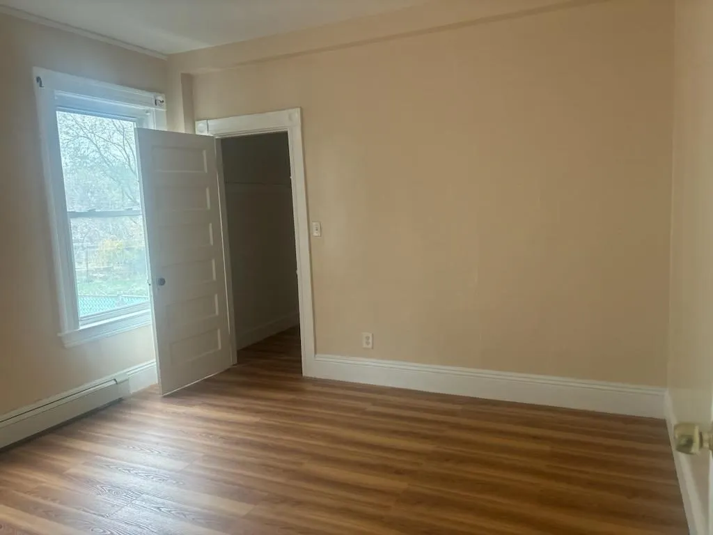3 bed, 1 bath apartment for rent at 114 Essex St Unit 1, Lynn — photo 4 of 10