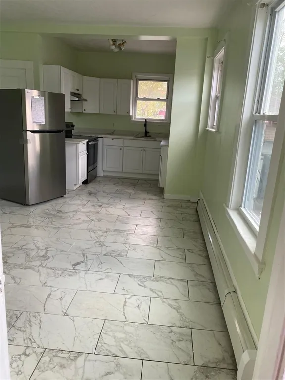 3 bed, 1 bath apartment for rent at 114 Essex St Unit 1, Lynn — photo 8 of 10
