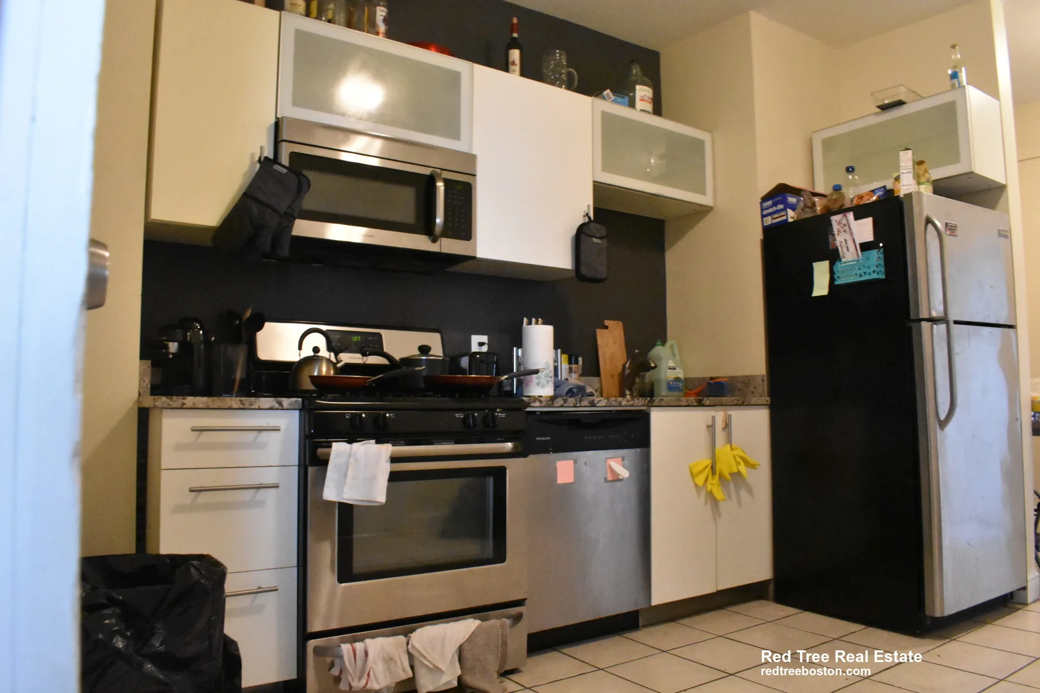 4 bed, 1 bath apartment for rent at 114 Everett St Unit 3, East Boston