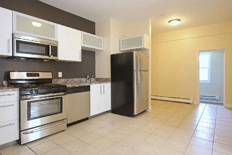 4 bed, 1 bath apartment for rent at 114 Everett St Unit 3, East Boston — photo 15 of 21
