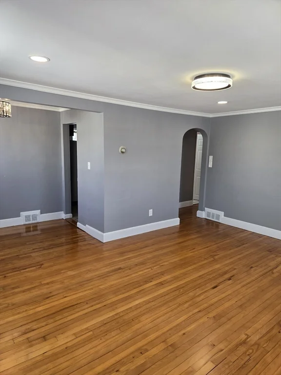 2 bed, 1 bath apartment for rent at 114 Faraday St Unit 2, Hyde Park — photo 15 of 25