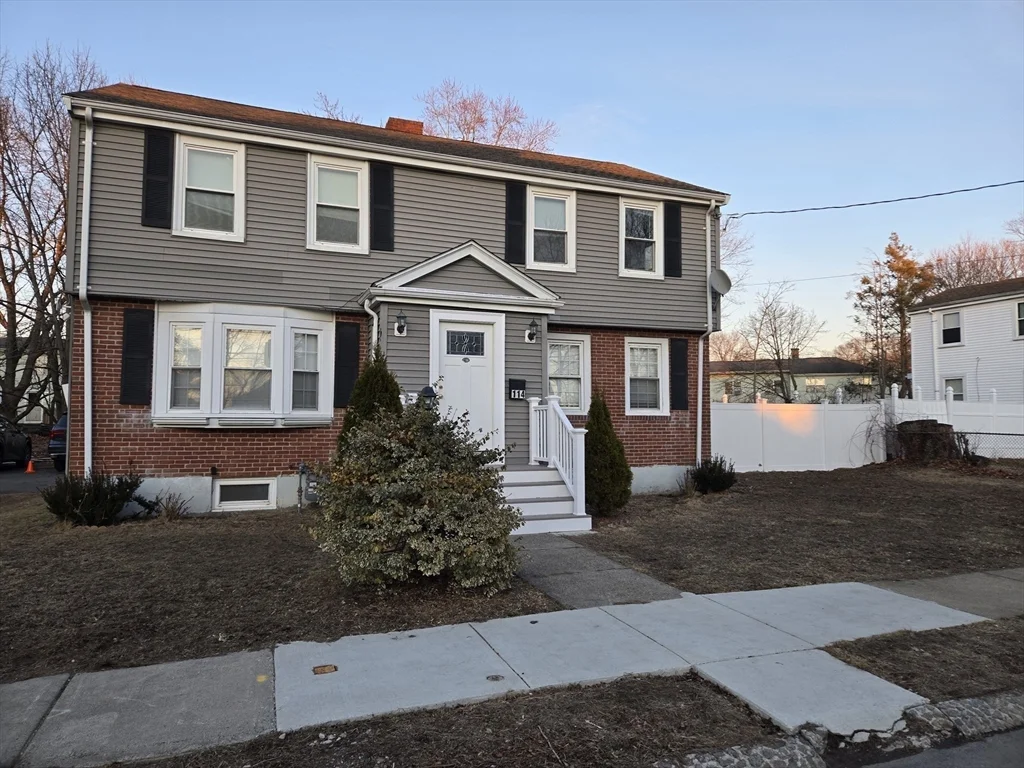 2 bed, 1 bath apartment for rent at 114 Faraday St Unit 2, Hyde Park — photo 2 of 25