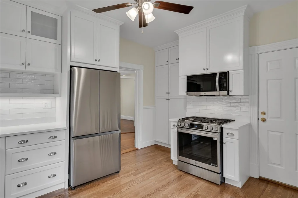 3 bed, 2 bath apartment for rent at 114 Fenway Unit 6, Fenway — photo 3 of 41