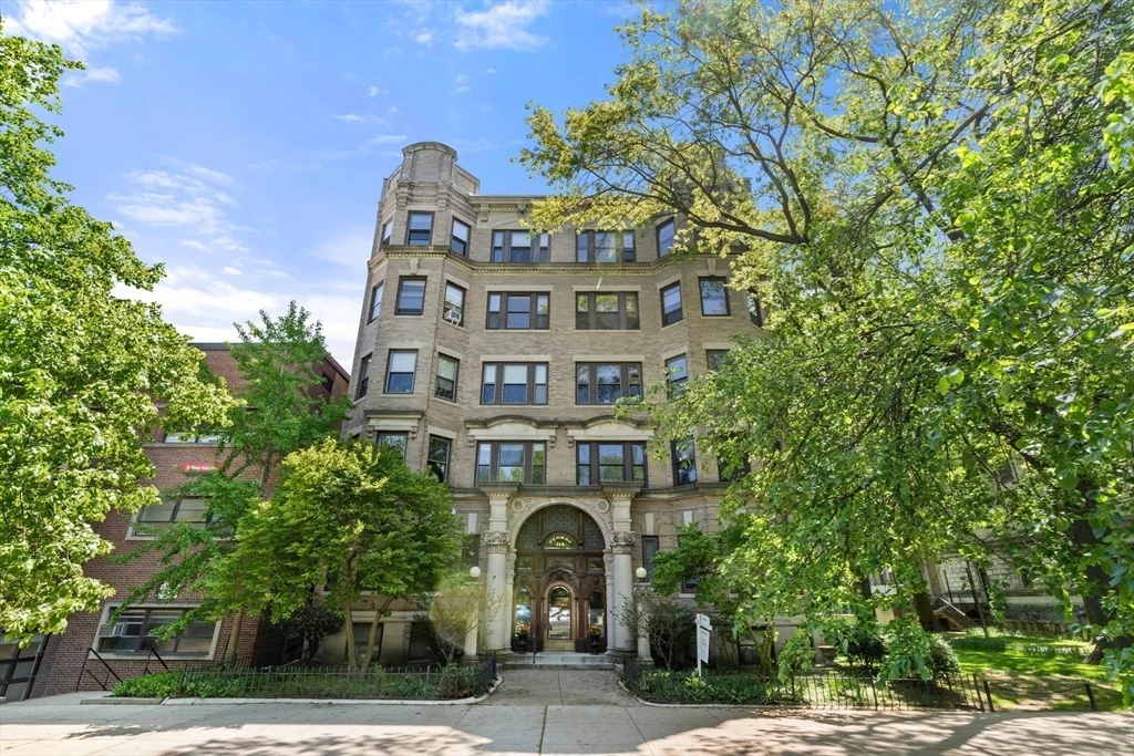 3 bed, 2 bath apartment for rent at 114 Fenway Unit 6, Fenway — photo 24 of 41