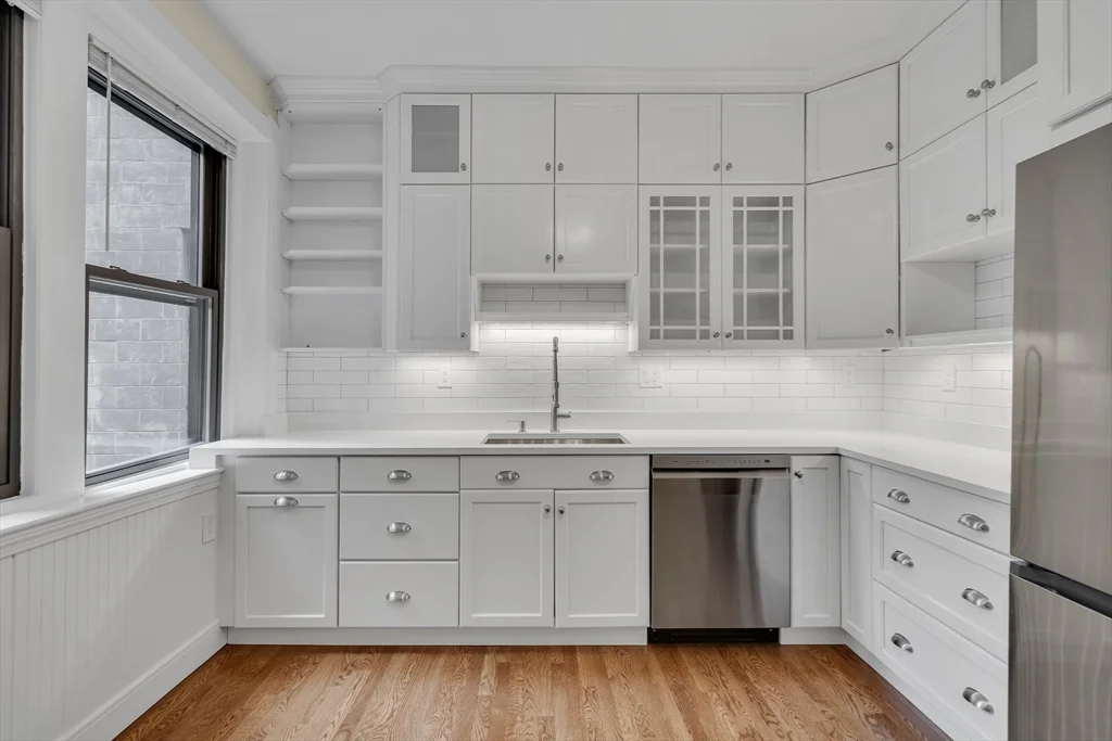 3 bed, 2 bath apartment for rent at 114 Fenway Unit 6, Fenway — photo 2 of 41
