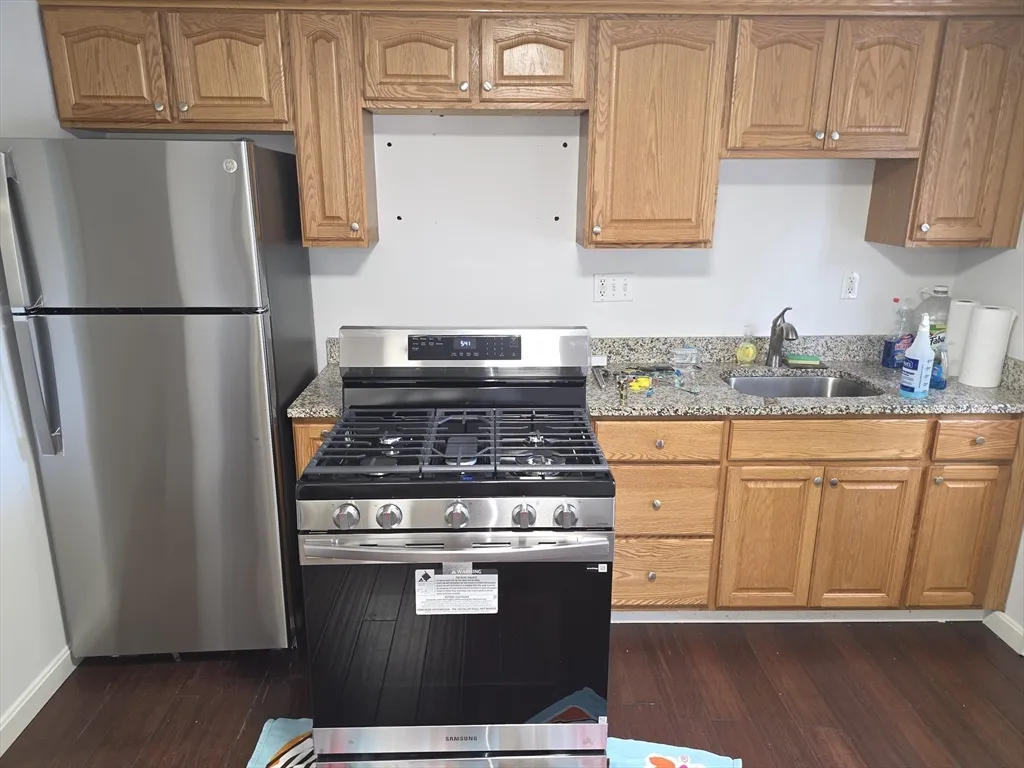 1 bed apartment for rent at 114 Front St Unit 114, Weymouth — photo 2 of 17