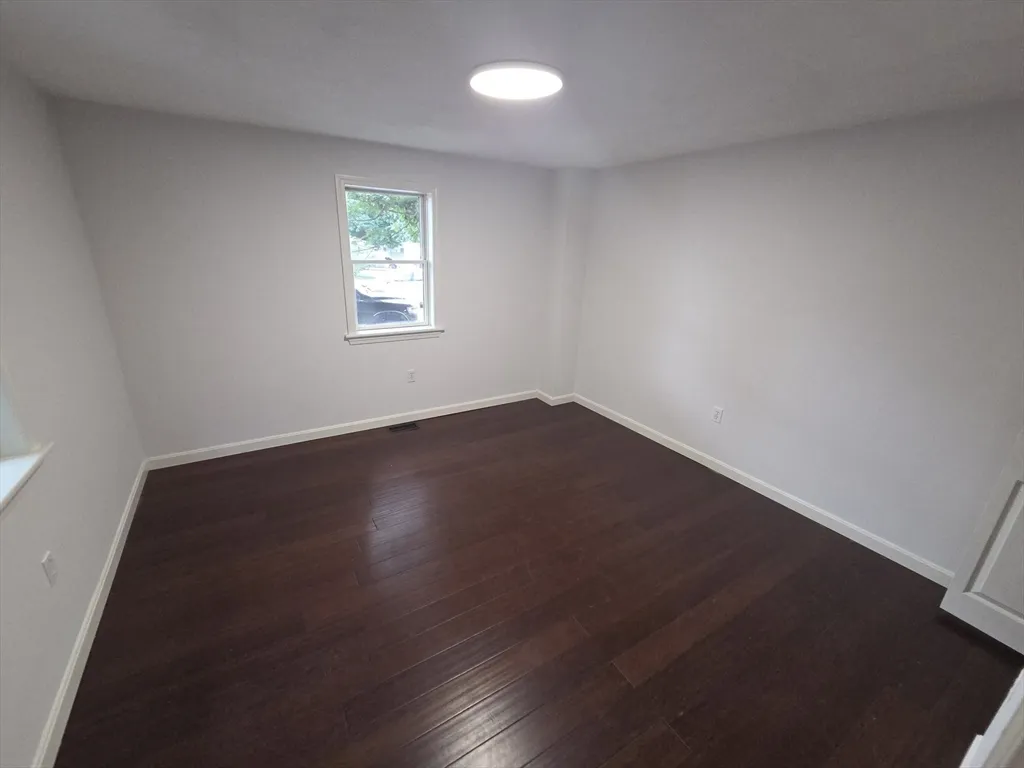 1 bed apartment for rent at 114 Front St Unit 114, Weymouth — photo 8 of 17