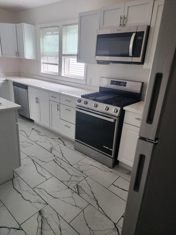 4 bed, 1 bath apartment for rent at 114 Hancock Unit 2, Everett — photo 9 of 10