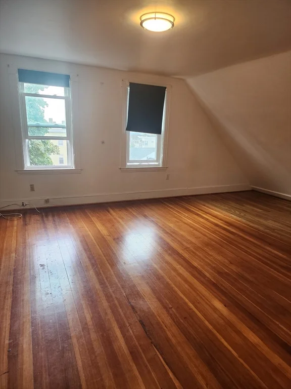 4 bed, 1 bath apartment for rent at 114 Hancock Unit 2, Everett — photo 3 of 10