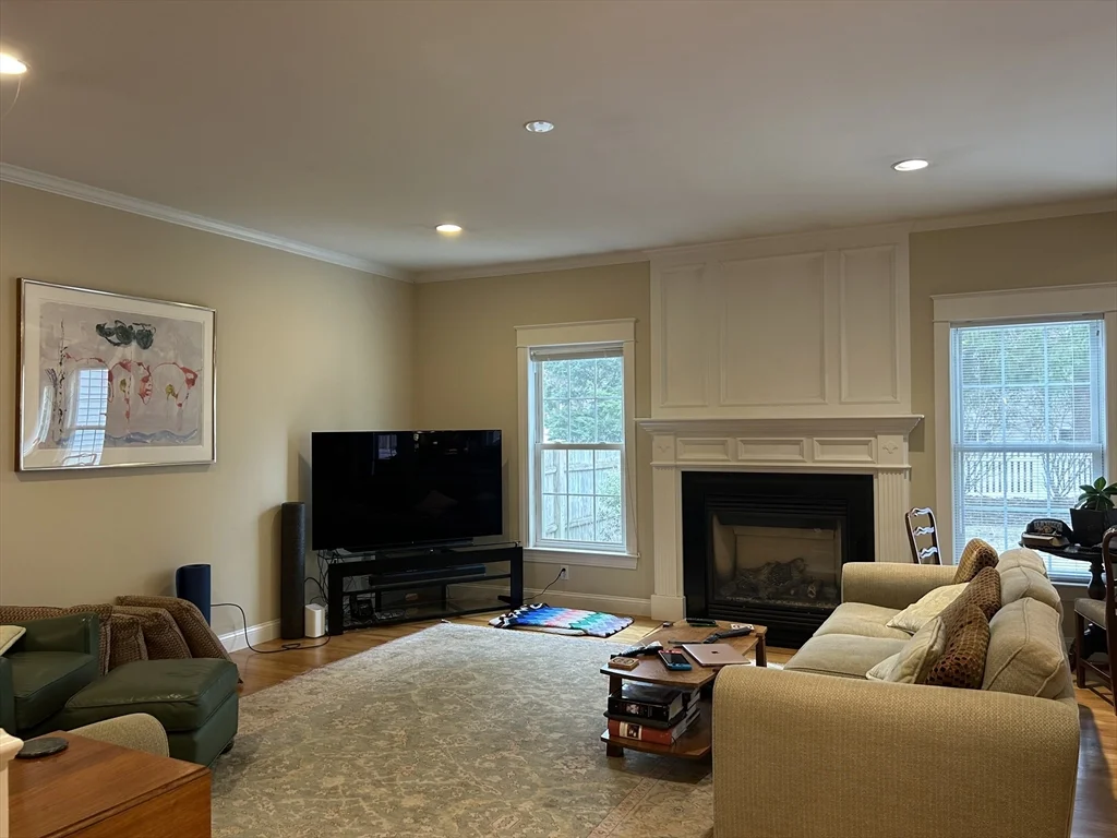 4 bed, 2 bath apartment for rent at 114 Jarvis Unit 114, Needham — photo 7 of 17