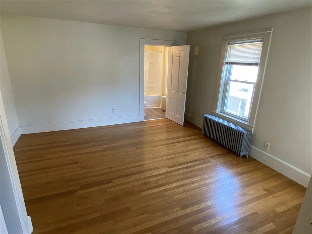 1 bed, 1 bath apartment for rent at 114 King St Unit B, Northampton — photo 5 of 12
