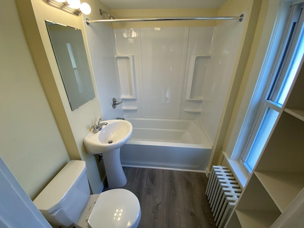 1 bed, 1 bath apartment for rent at 114 King St Unit B, Northampton — photo 3 of 12