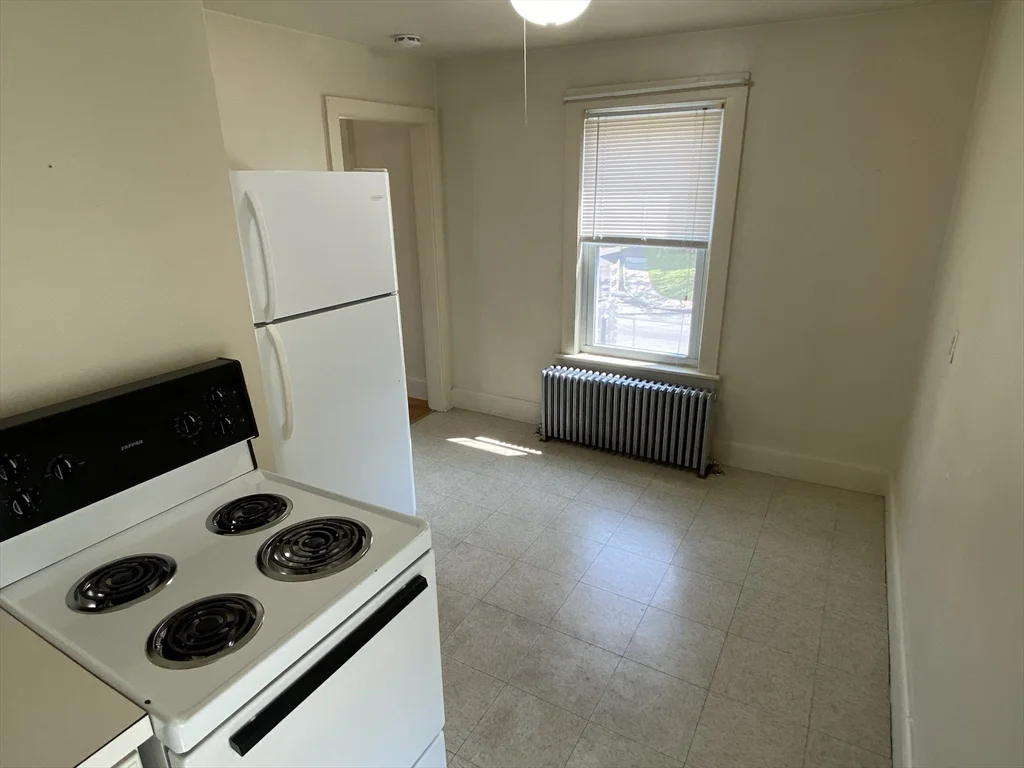 1 bed, 1 bath apartment for rent at 114 King St Unit B, Northampton — photo 2 of 12