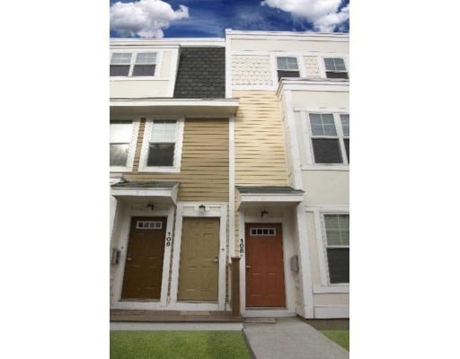 3 bed, 1 bath apartment for rent at 114 Library Unit 114, Chelsea — photo 1 of 11