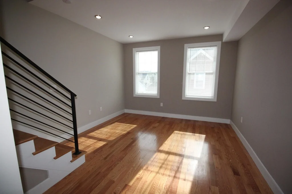 2 bed, 1 bath apartment for rent at 114 Main St Unit 114, Everett — photo 4 of 11