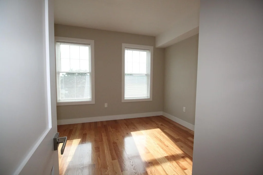2 bed, 1 bath apartment for rent at 114 Main St Unit 114, Everett — photo 7 of 11