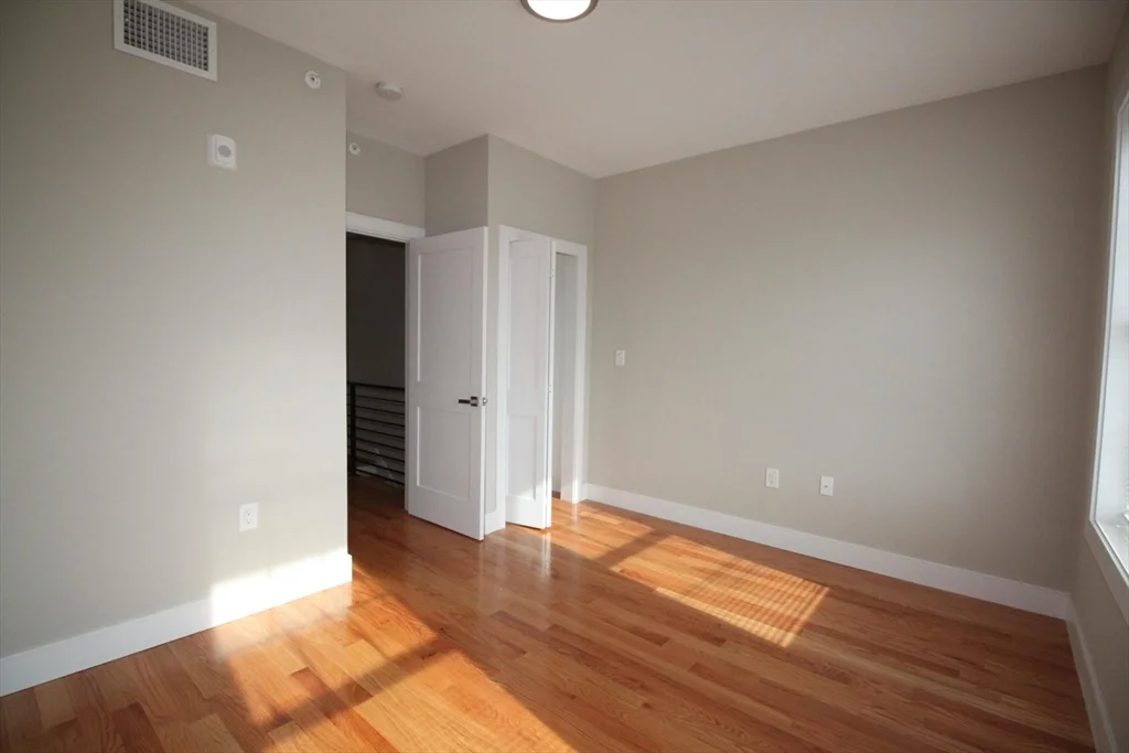 2 bed, 1 bath apartment for rent at 114 Main St Unit 114, Everett — photo 6 of 11
