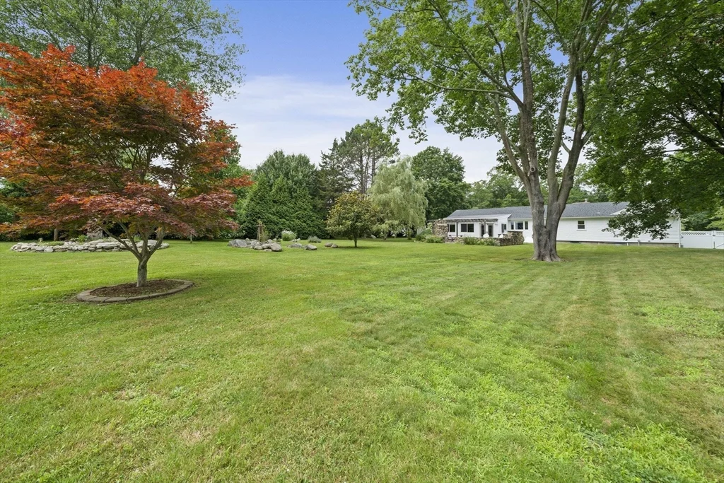4 bed, 2 bath apartment for rent at 114 Main St Unit 114, Norwell — photo 34 of 41