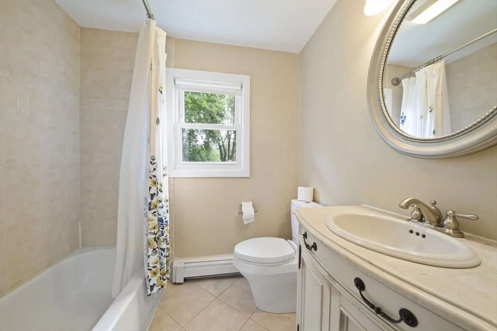 4 bed, 2 bath apartment for rent at 114 Main St Unit 114, Norwell — photo 21 of 41