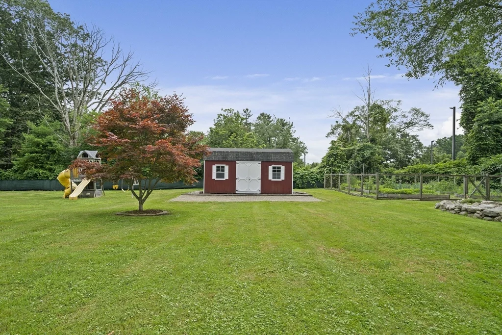 4 bed, 2 bath apartment for rent at 114 Main St Unit 114, Norwell — photo 33 of 41