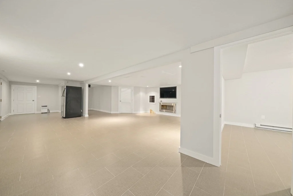 4 bed, 2 bath apartment for rent at 114 Main St Unit 114, Norwell — photo 24 of 41