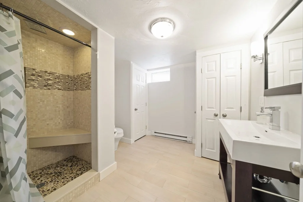 4 bed, 2 bath apartment for rent at 114 Main St Unit 114, Norwell — photo 26 of 41