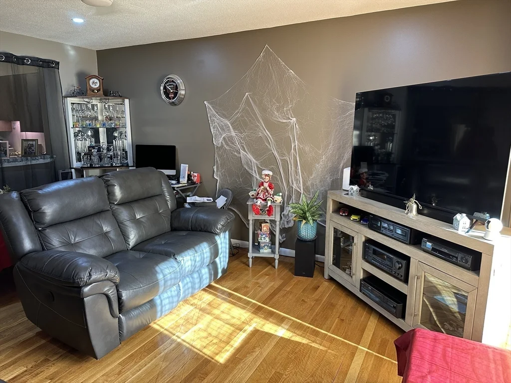 1 bed, 1 bath apartment for rent at 114 Nahant St Unit 14, Diamond District — photo 7 of 19