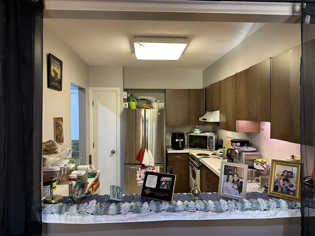1 bed, 1 bath apartment for rent at 114 Nahant St Unit 14, Diamond District — photo 9 of 19