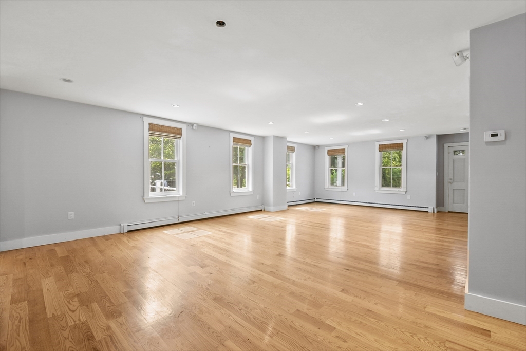 3 bed, 2 bath apartment for rent at 114 Old Oaken Bucket Rd, Norwell — photo 3 of 28