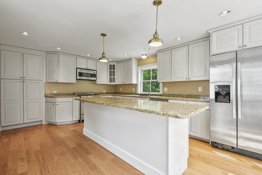 3 bed, 2 bath apartment for rent at 114 Old Oaken Bucket Rd, Norwell — photo 9 of 28