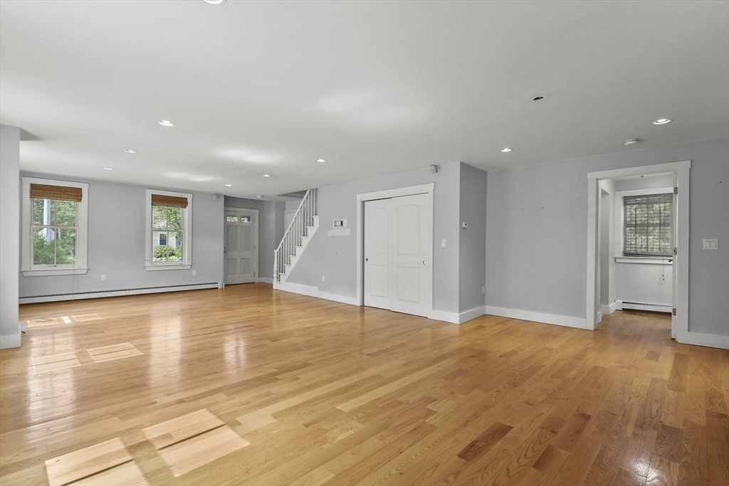 3 bed, 2 bath apartment for rent at 114 Old Oaken Bucket Rd, Norwell — photo 4 of 28