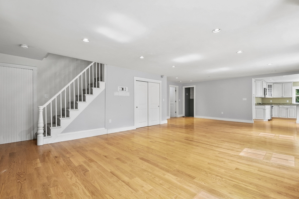 3 bed, 2 bath apartment for rent at 114 Old Oaken Bucket Rd, Norwell — photo 5 of 28