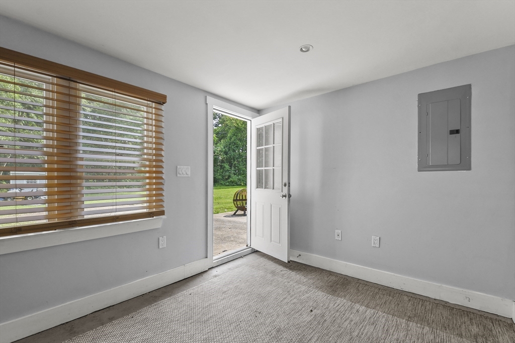 3 bed, 2 bath apartment for rent at 114 Old Oaken Bucket Rd, Norwell — photo 13 of 28