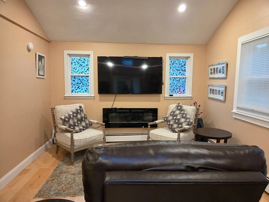 1 bed, 1 bath apartment for rent at 114 Old Oaken Bucket Rd Unit B, Norwell — photo 4 of 9