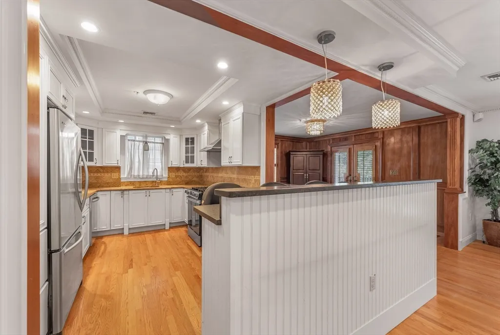 3 bed, 2 bath apartment for rent at 114 P St Unit A, South Boston — photo 2 of 23